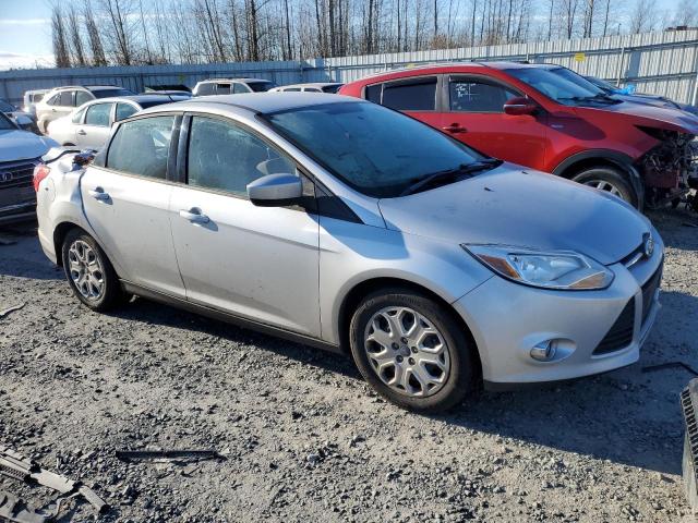 1FAHP3F25CL244549 - 2012 FORD FOCUS SE SILVER photo 4