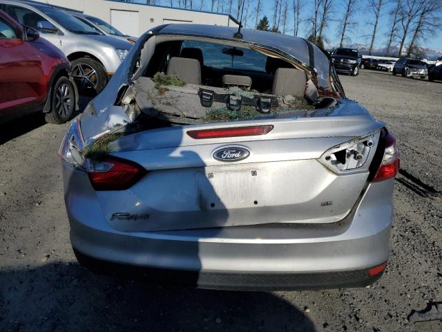 1FAHP3F25CL244549 - 2012 FORD FOCUS SE SILVER photo 6