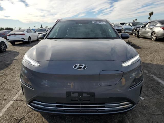 KM8K23AG3PU183747 - 2023 HYUNDAI KONA SE GRAY photo 5