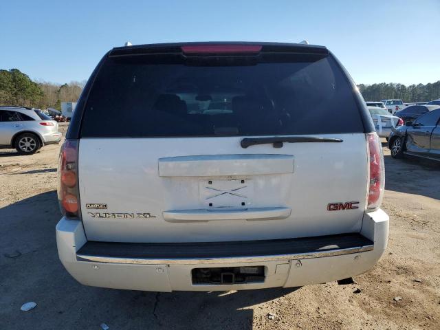 1GKUCMEF8AR279714 - 2010 GMC YUKON XL DENALI WHITE photo 6