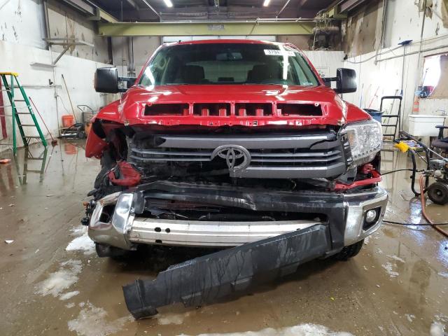 5TFDW5F16FX437840 - 2015 TOYOTA TUNDRA CREWMAX SR5 RED photo 5