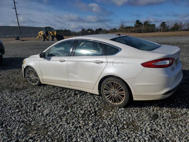 3FA6P0HD3FR123769 - 2015 FORD FUSION SE WHITE photo 2