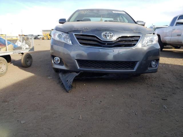 4T1BK3EK1AU098931 - 2010 TOYOTA CAMRY SE GRAY photo 5