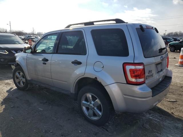 1FMCU0D74CKA34472 - 2012 FORD ESCAPE XLT SILVER photo 2