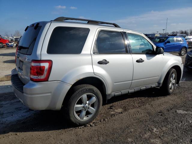 1FMCU0D74CKA34472 - 2012 FORD ESCAPE XLT SILVER photo 3