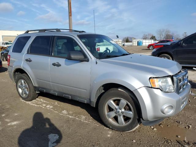 1FMCU0D74CKA34472 - 2012 FORD ESCAPE XLT SILVER photo 4