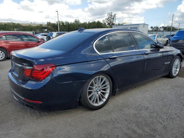 WBAYB6C5XFD965910 - 2015 BMW 750 XI BLUE photo 3