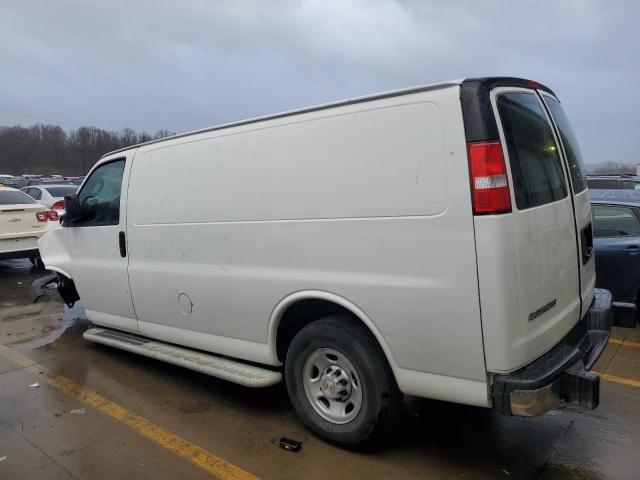 1GCWGAF71N1266743 - 2022 CHEVROLET EXPRESS WHITE photo 2