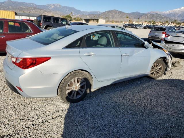 5NPEB4AC2EH847371 - 2014 HYUNDAI SONATA GLS WHITE photo 3