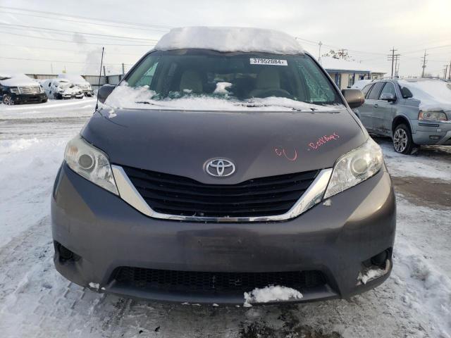 5TDKK3DC2DS400167 - 2013 TOYOTA SIENNA LE GRAY photo 5