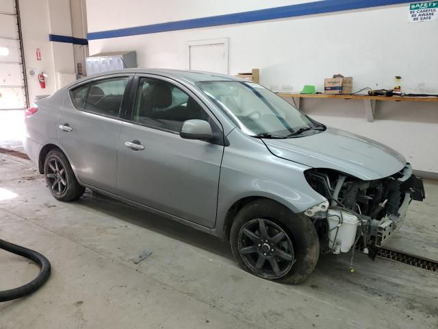 3N1CN7AP3DL828820 - 2013 NISSAN VERSA S GRAY photo 4