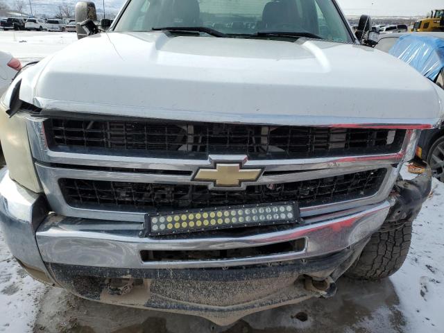 1GCHK23607F519131 - 2007 CHEVROLET SILVERADO K2500 HEAVY DUTY WHITE photo 11