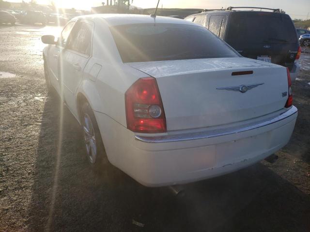 2C3KA33G28H187379 - 2008 CHRYSLER 300 LIMITED WHITE photo 2