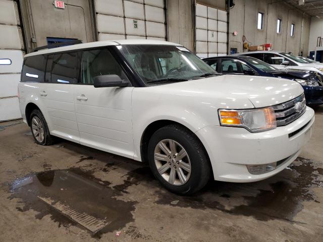 2FMGK5BC8BBD36327 - 2011 FORD FLEX SE WHITE photo 4