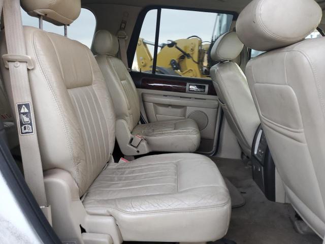5LMFU28R33LJ19671 - 2003 LINCOLN NAVIGATOR 白色 照片 11