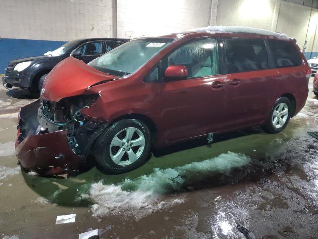 5TDKK3DC5BS155829 - 2011 TOYOTA SIENNA LE RED photo 1