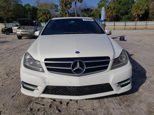 WDDGF4HB6EG251961 - 2014 MERCEDES-BENZ C 250 WHITE photo 5