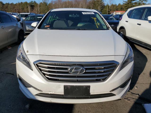 5NPE24AF1FH057894 - 2015 HYUNDAI SONATA SE WHITE photo 5