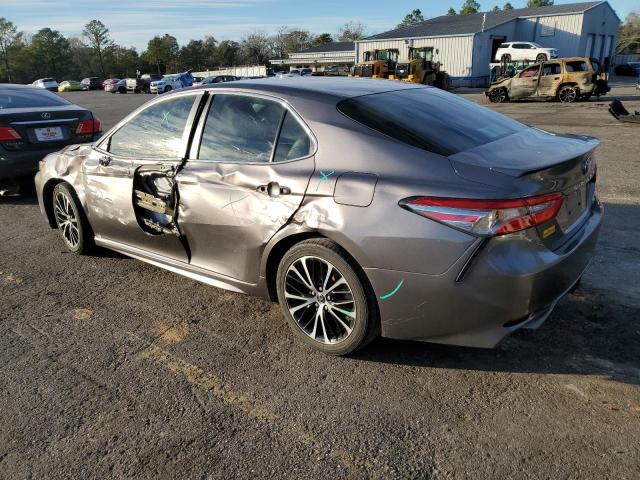 4T1B11HK6JU140500 - 2018 TOYOTA CAMRY L GRAY photo 2