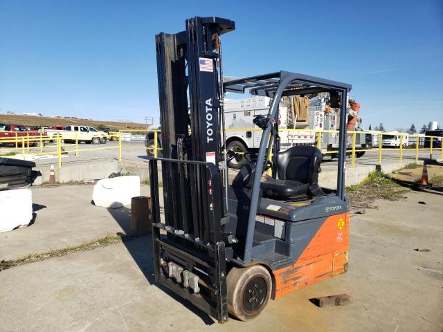 17455 - 2019 TOYOTA FORK LIFT ORANGE photo 2