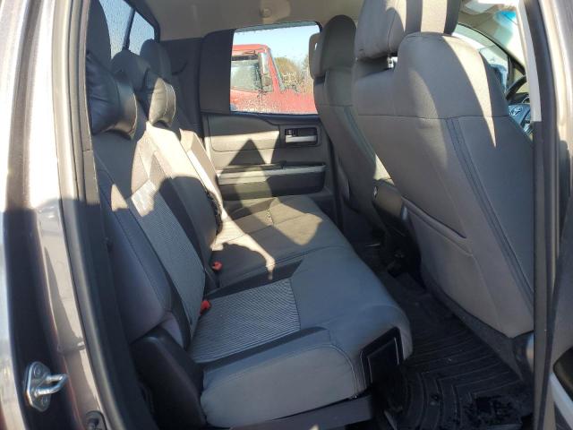 5TFUY5F12GX559042 - 2016 TOYOTA TUNDRA DOUBLE CAB SR/SR5 GRAY photo 10