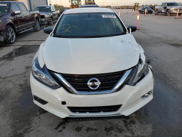 1N4AL3AP3JC222370 - 2018 NISSAN ALTIMA 2.5 WHITE photo 5