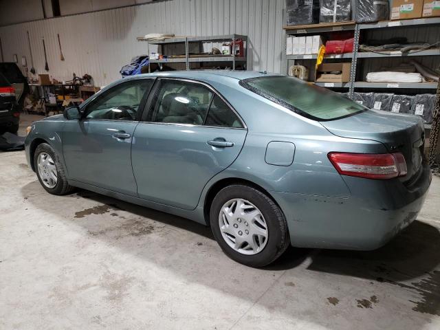 4T1BF3EKXBU735112 - 2011 TOYOTA CAMRY BASE GRAY photo 2