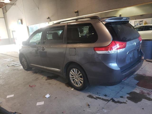 5TDYK3DC1BS108405 - 2011 TOYOTA SIENNA XLE GRAY photo 2