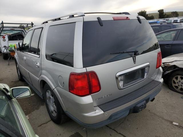 5LMFU27596LJ03882 - 2006 LINCOLN NAVIGATOR SILVER photo 2