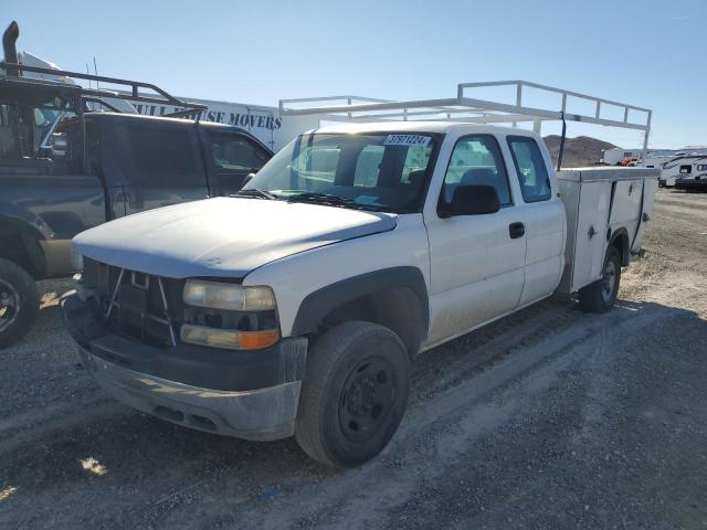 1GCHC29U91E334883 - 2001 CHEVROLET SILVERADO C2500 HEAVY DUTY WHITE photo 2