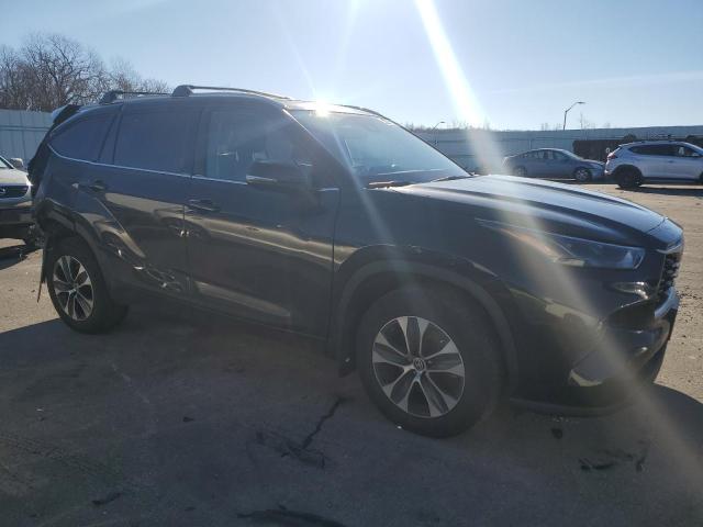 5TDHZRBH8NS241129 - 2022 TOYOTA HIGHLANDER XLE BLACK photo 4