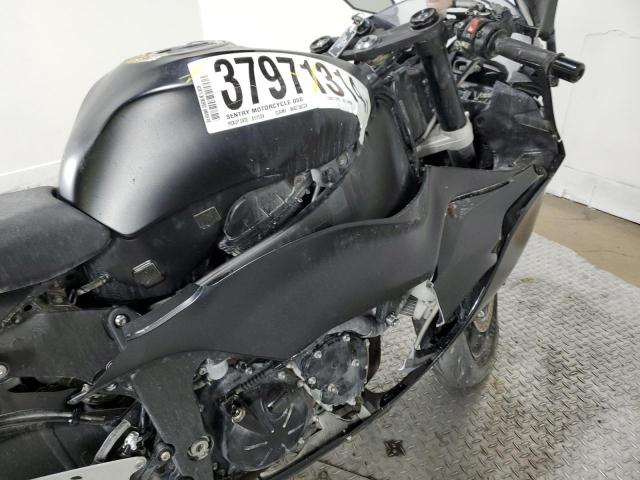 JKBZXJJ19RA001080 - 2024 KAWASAKI ZX636 K BLACK photo 12