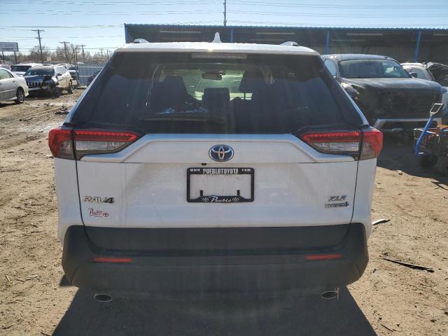 JTMRWRFV7MD127565 - 2021 TOYOTA RAV4 XLE WHITE photo 6