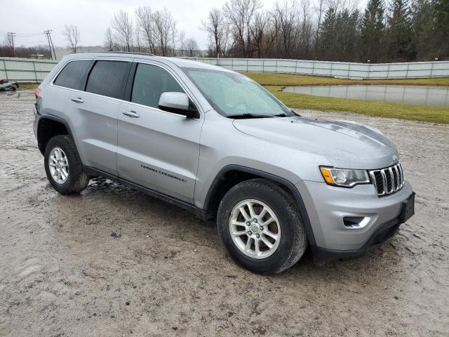 1C4RJFAG8JC350916 - 2018 JEEP GRAND CHER LAREDO 银色 照片 4