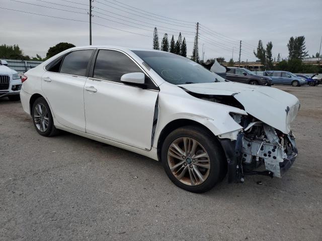 4T1BF1FK9FU071569 - 2015 TOYOTA CAMRY LE WHITE photo 4