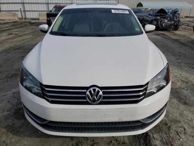 1VWBT7A34EC064160 - 2014 VOLKSWAGEN PASSAT SE WHITE photo 5