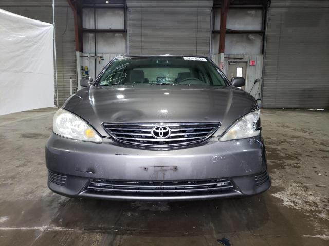 4T1BE30K45U621718 - 2005 TOYOTA CAMRY LE GRAY photo 5