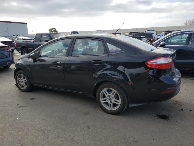 3FADP4BJ5JM106930 - 2018 FORD FIESTA SE BLACK photo 2