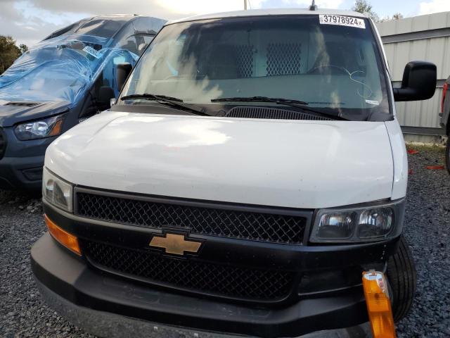 1GCWGAFP3N1237700 - 2022 CHEVROLET EXPRESS G2 WHITE photo 5