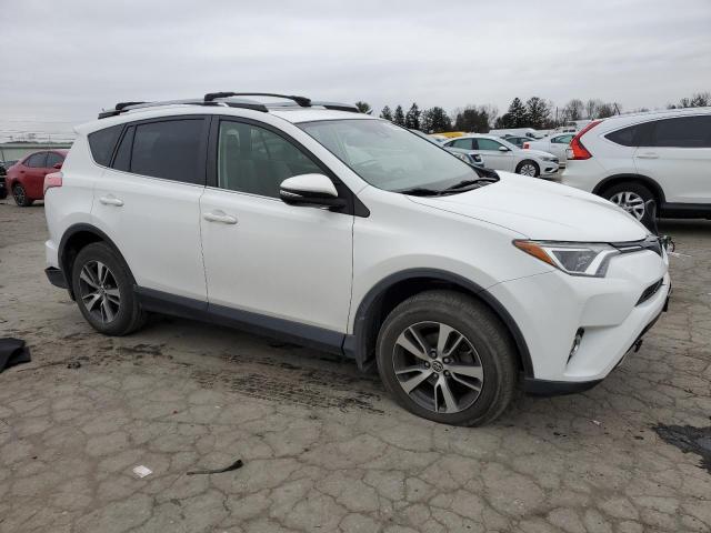 JTMRFREV1HJ716653 - 2017 TOYOTA RAV4 XLE WHITE photo 4