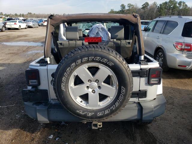 1J8GA59127L219726 - 2007 JEEP WRANGLER SAHARA SILVER photo 6