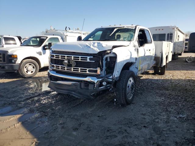 1FD0X4HT0PEC42359 - 2023 FORD F450 SUPER DUTY WHITE photo 2