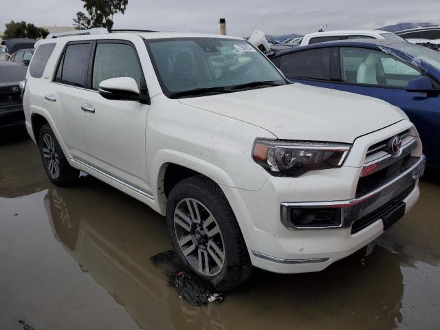 JTEKU5JR4N6072262 - 2022 TOYOTA 4RUNNER LIMITED WHITE photo 4