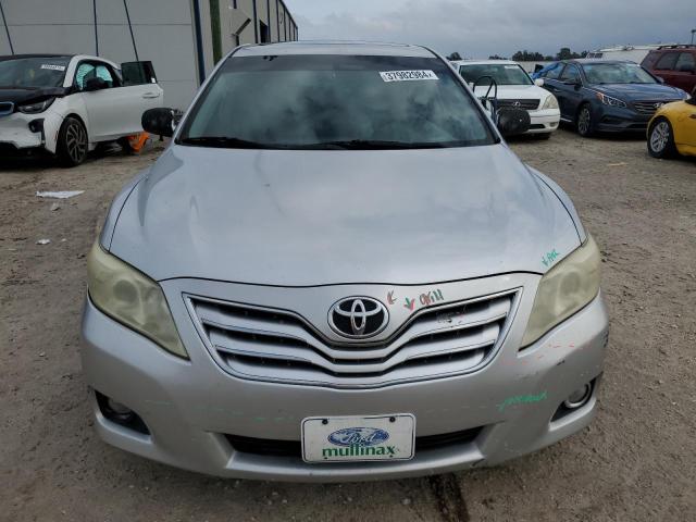 4T1BF3EK6BU759925 - 2011 TOYOTA CAMRY BASE SILVER photo 5