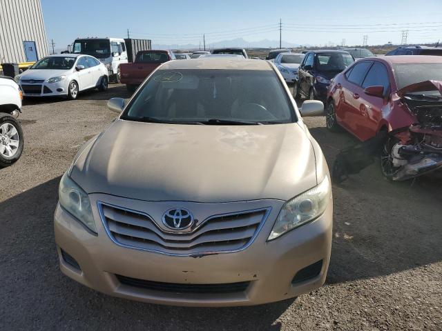 4T1BF3EK8BU725632 - 2011 TOYOTA CAMRY BASE GOLD photo 5