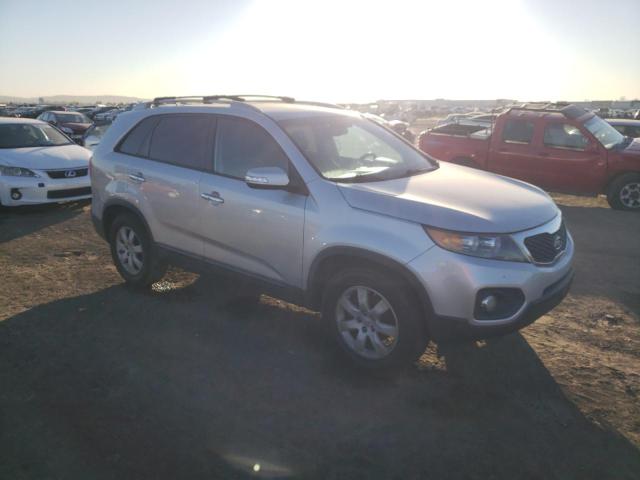 5XYKT3A65CG250613 - 2012 KIA SORENTO BASE SILVER photo 4