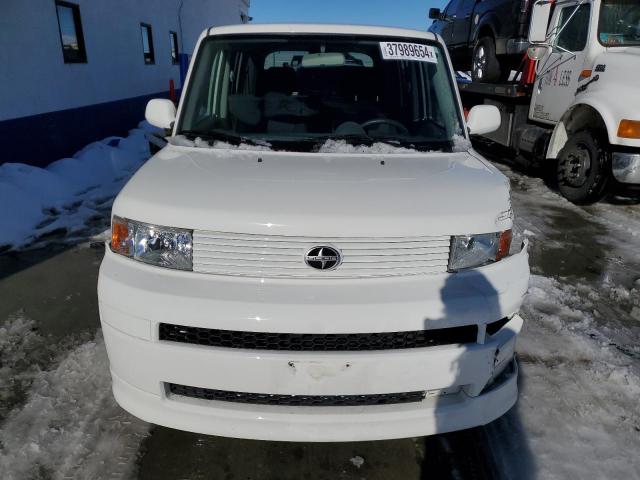 JTLKT334054025226 - 2005 TOYOTA SCION XB WHITE photo 5