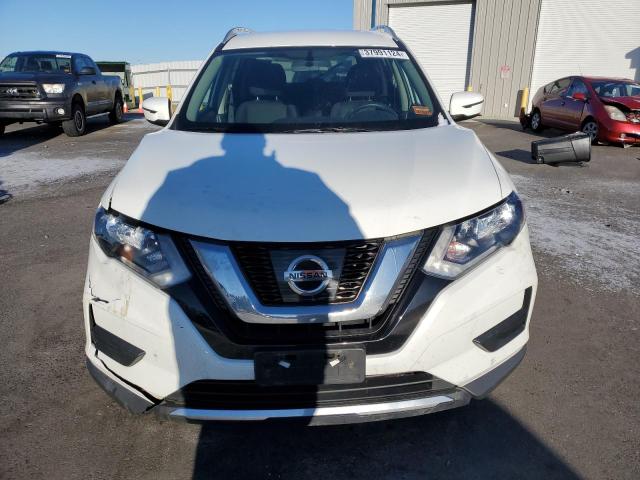 KNMAT2MV1HP590841 - 2017 NISSAN ROGUE S WHITE photo 5