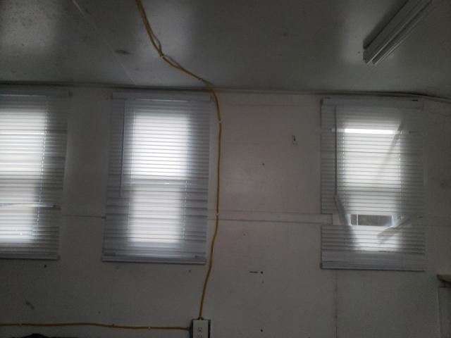 4U01S2025YA003688 - 2000 TRAIL KING ENCLOSED თეთრი ფოტო 5