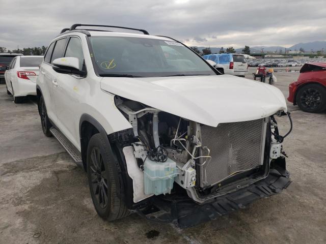 5TDKZRFH5KS564033 - 2019 TOYOTA HIGHLANDER SE WHITE photo 4